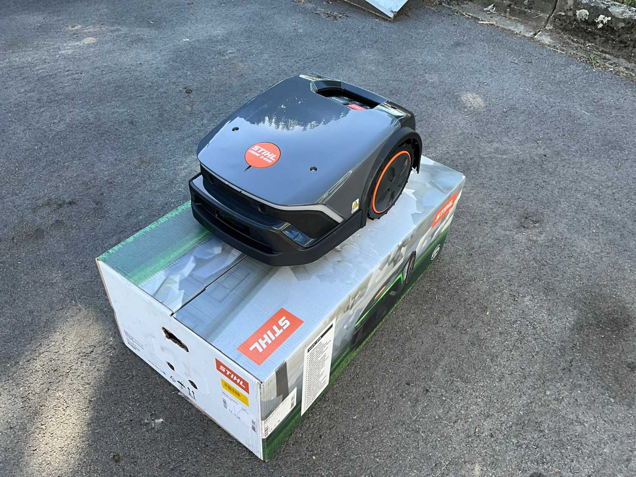 Stihl Imow evo - Mesin pemotong rumput: gambar 1 Stihl Imow evo - Mesin pemotong rumput: gambar 1