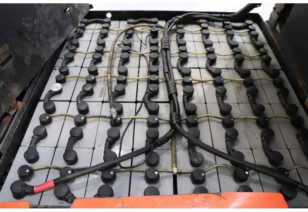 TOYOTA - 2010 - 7FBMF30 - FORKLIFT, TRIPLEX - Forklift: gambar 4 TOYOTA - 2010 - 7FBMF30 - FORKLIFT, TRIPLEX - Forklift: gambar 4