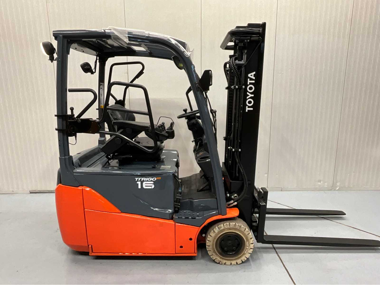 Forklift TOYOTA - 2018 - 8FBE16T - FORKLIFT, FREELIFT, SIDE SHIFT - PLASTIC ROOF - 4TH FUNCTION: gambar 6 Forklift TOYOTA - 2018 - 8FBE16T - FORKLIFT, FREELIFT, SIDE SHIFT - PLASTIC ROOF - 4TH FUNCTION: gambar 6