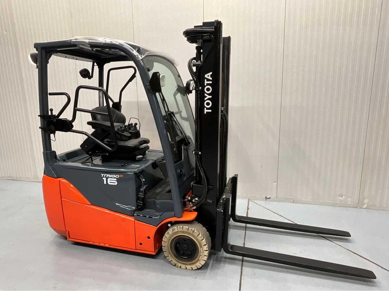 Forklift TOYOTA - 2018 - 8FBE16T - FORKLIFT, FREELIFT, SIDE SHIFT - PLASTIC ROOF - 4TH FUNCTION: gambar 7 Forklift TOYOTA - 2018 - 8FBE16T - FORKLIFT, FREELIFT, SIDE SHIFT - PLASTIC ROOF - 4TH FUNCTION: gambar 7