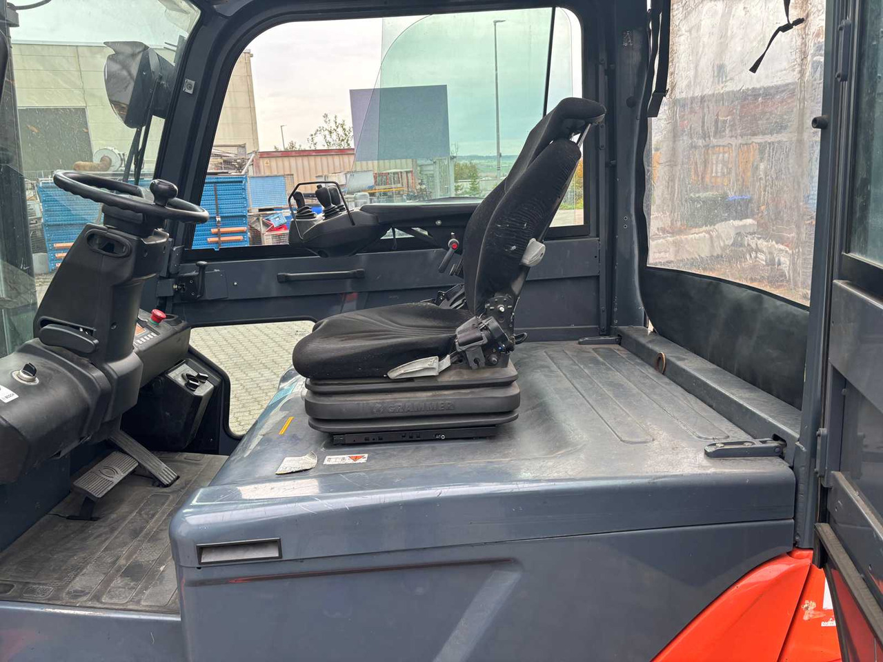 TOYOTA 8FBMT30 ELECTRIC FORKLIFT - Forklift: gambar 4 TOYOTA 8FBMT30 ELECTRIC FORKLIFT - Forklift: gambar 4