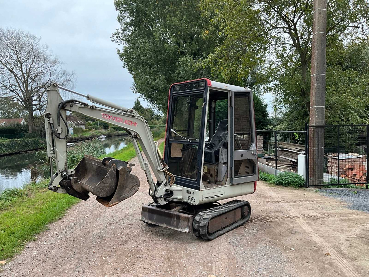 Takeuchi TB015 - Ekskavator mini: gambar 1 Takeuchi TB015 - Ekskavator mini: gambar 1