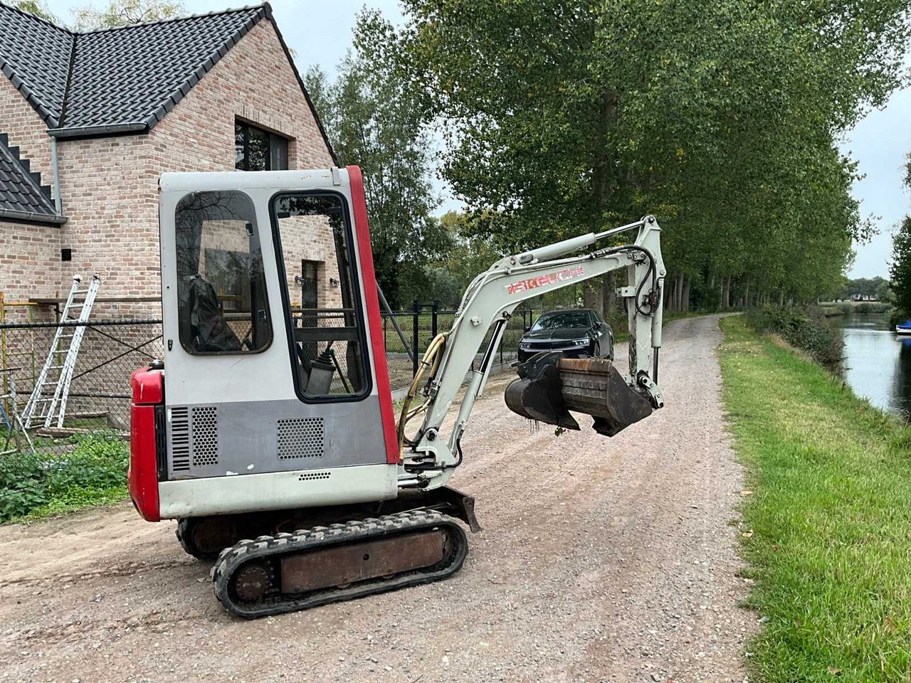 Takeuchi TB015 - Ekskavator mini: gambar 3 Takeuchi TB015 - Ekskavator mini: gambar 3