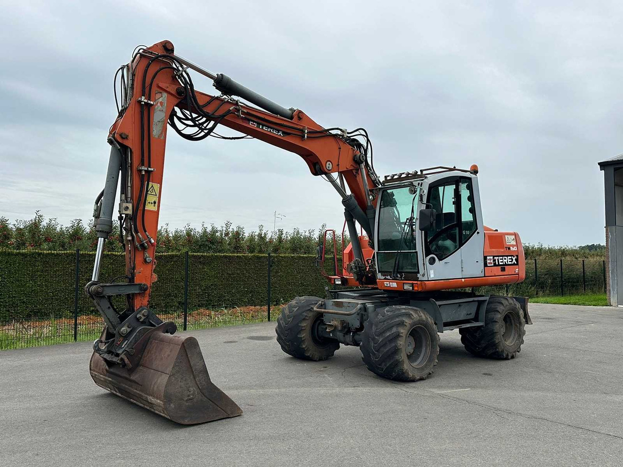 Terex TW150 - Ekskavator roda: gambar 2 Terex TW150 - Ekskavator roda: gambar 2