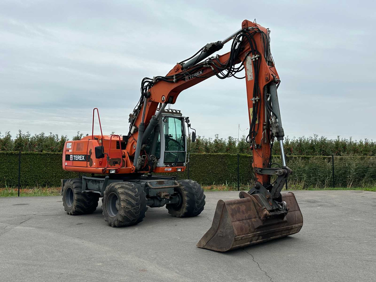 Terex TW150 - Ekskavator roda: gambar 1 Terex TW150 - Ekskavator roda: gambar 1