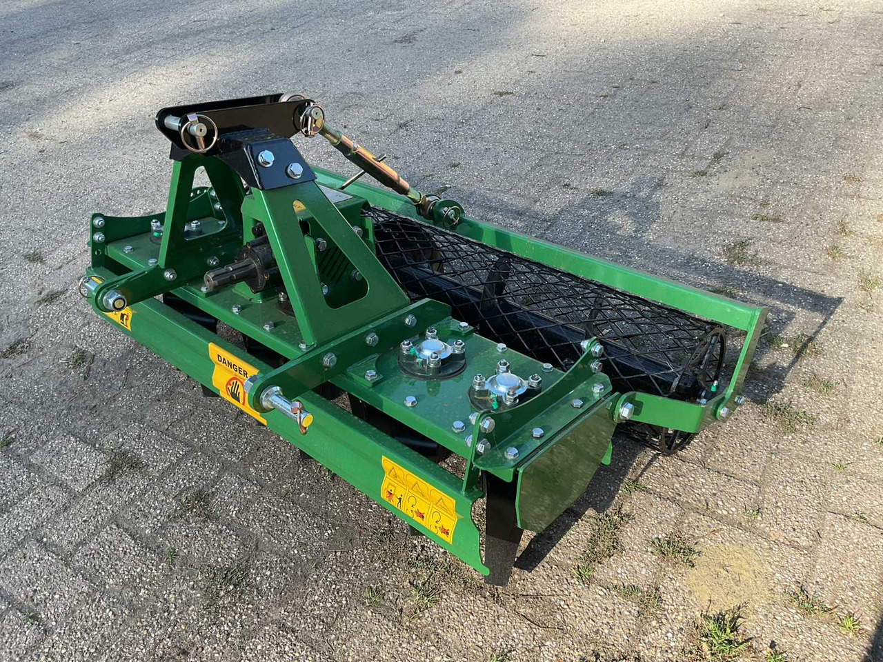 Tiller LR125 - Garu putar: gambar 1 Tiller LR125 - Garu putar: gambar 1