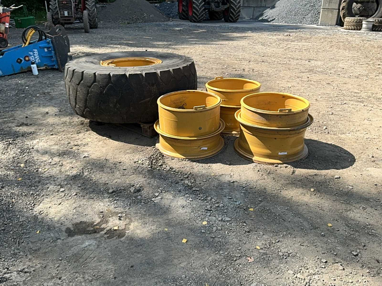 Tires, wheels and rims - Roda/ Ban untuk Traktor: gambar 5 Tires, wheels and rims - Roda/ Ban untuk Traktor: gambar 5
