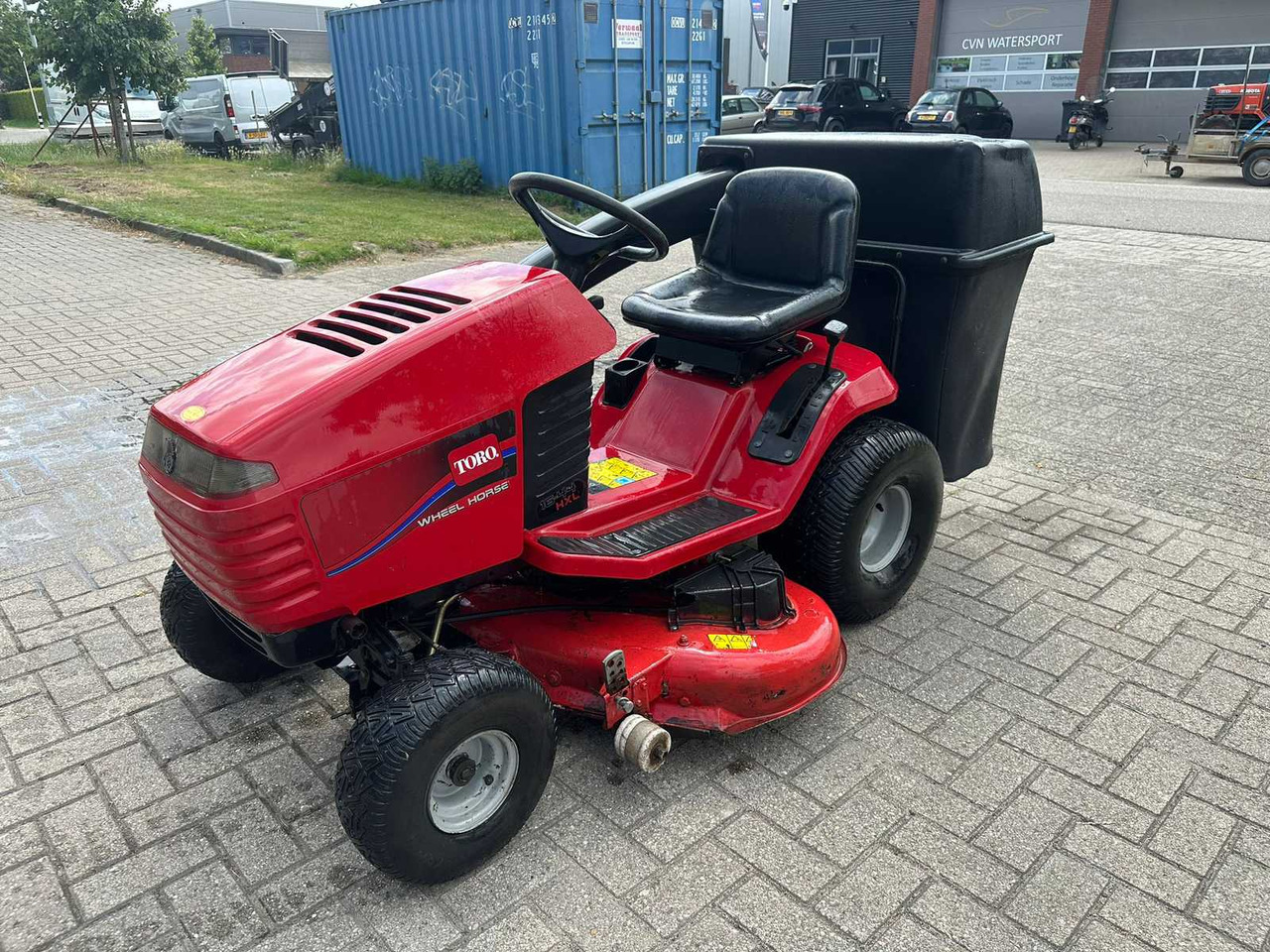 Toro Wheel horse - Mesin pemotong rumput: gambar 1 Toro Wheel horse - Mesin pemotong rumput: gambar 1