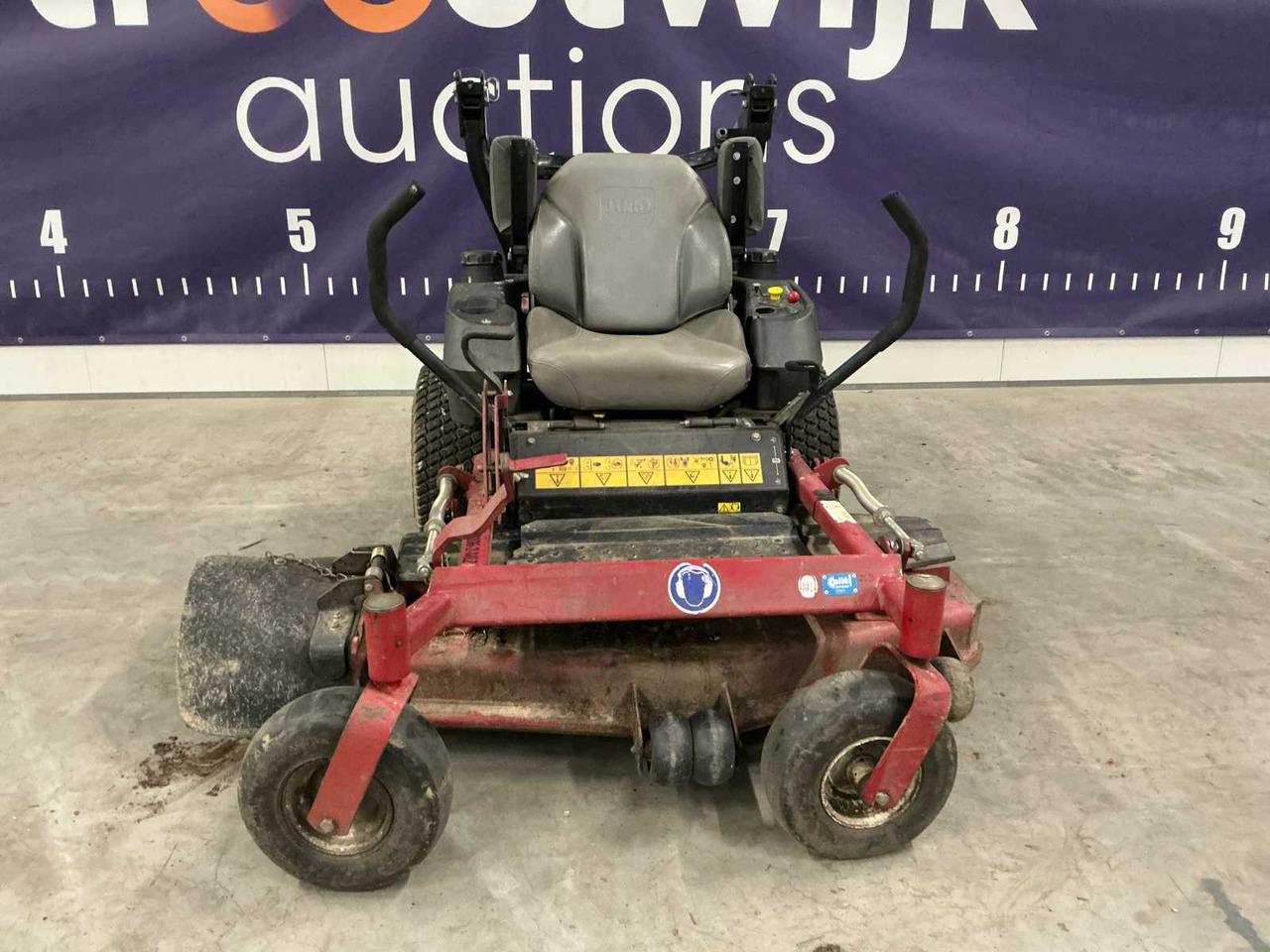 Toro Z7000 - Mesin pemotong rumput: gambar 2 Toro Z7000 - Mesin pemotong rumput: gambar 2