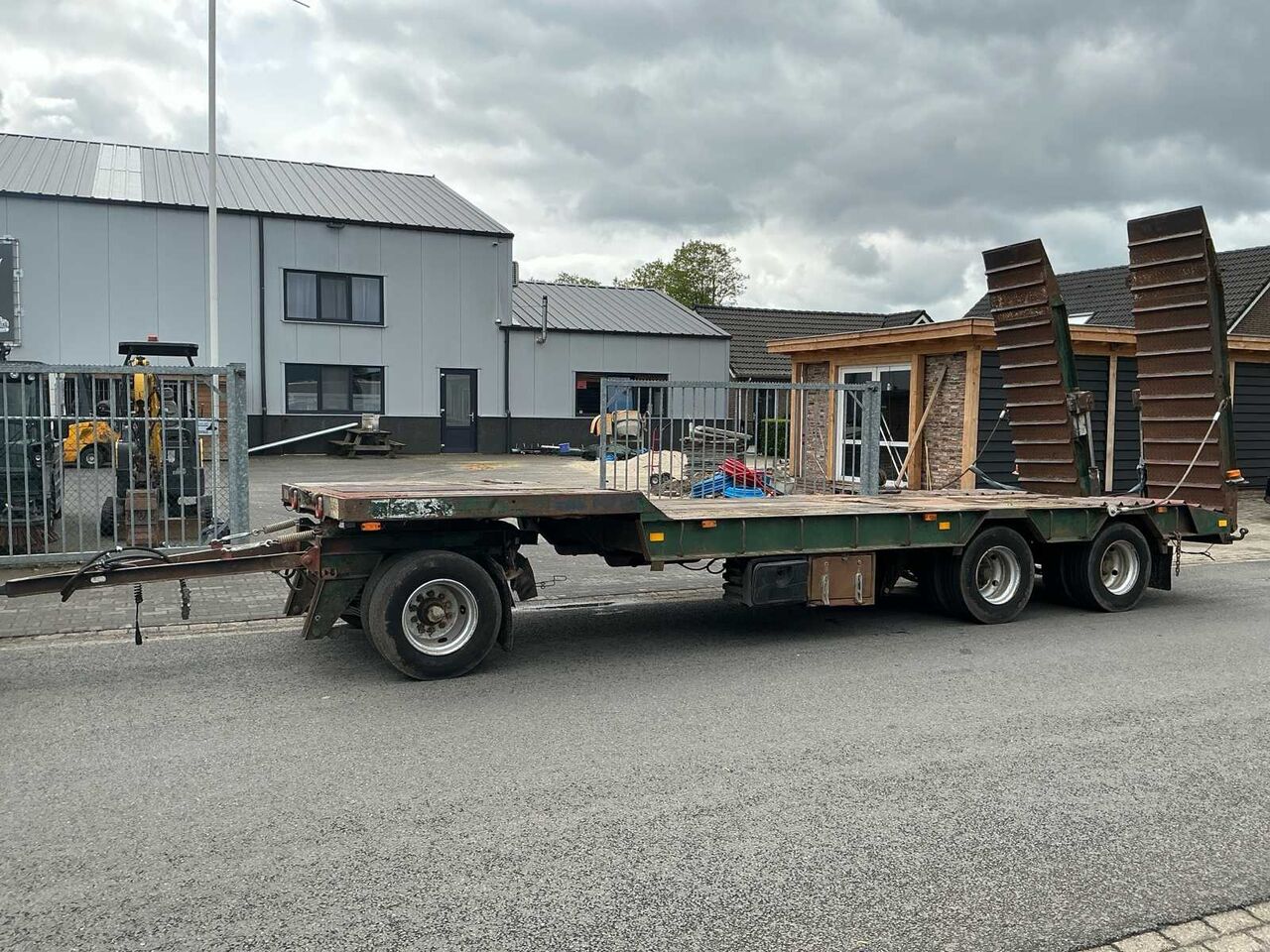 1981 STAS A-24D TRAILER - Trailer: gambar 1 1981 STAS A-24D TRAILER - Trailer: gambar 1