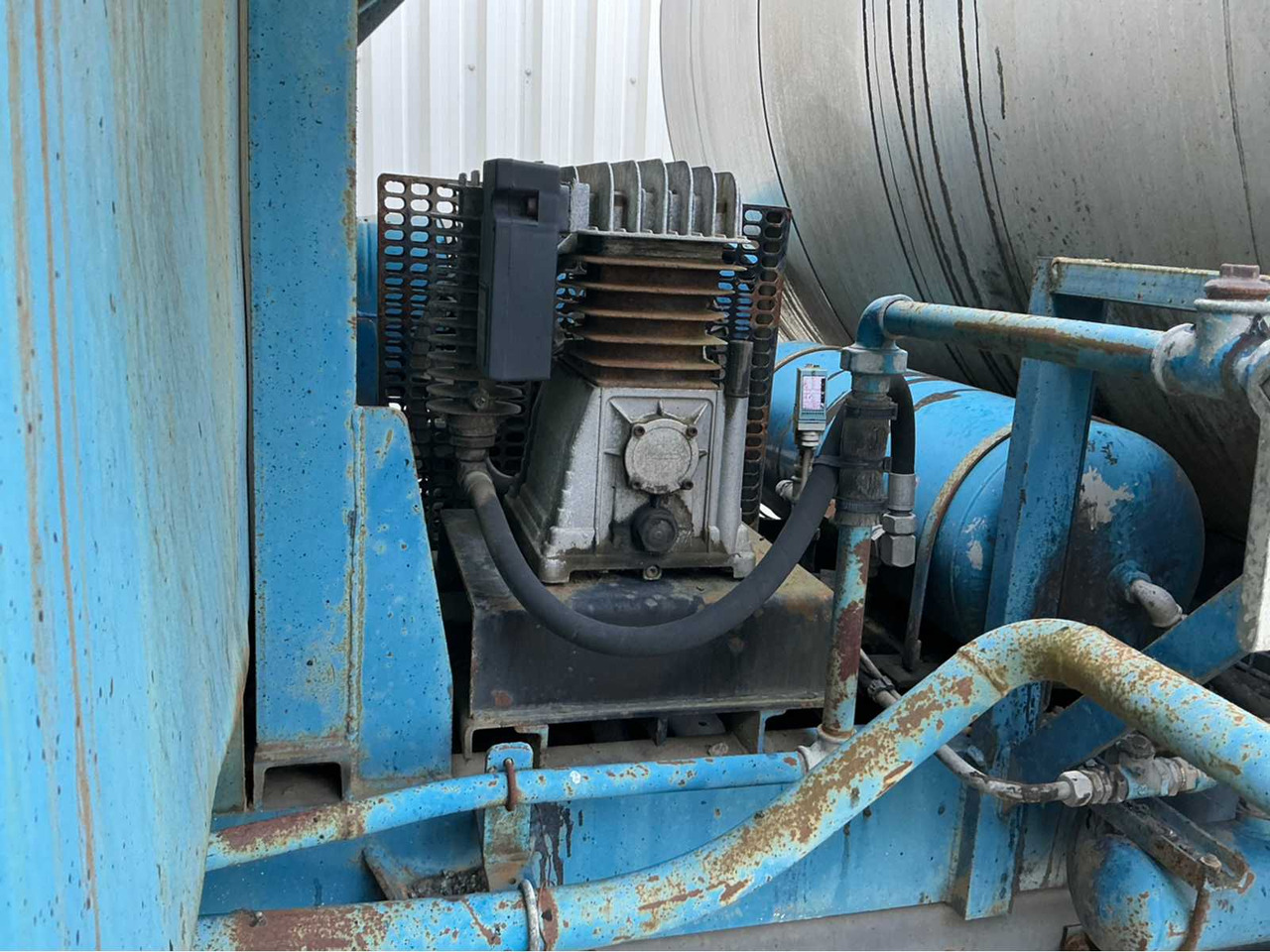 Truk 2001 RENAULT 22 AVA 320 DCI TRUCK: gambar 17 Truk 2001 RENAULT 22 AVA 320 DCI TRUCK: gambar 17