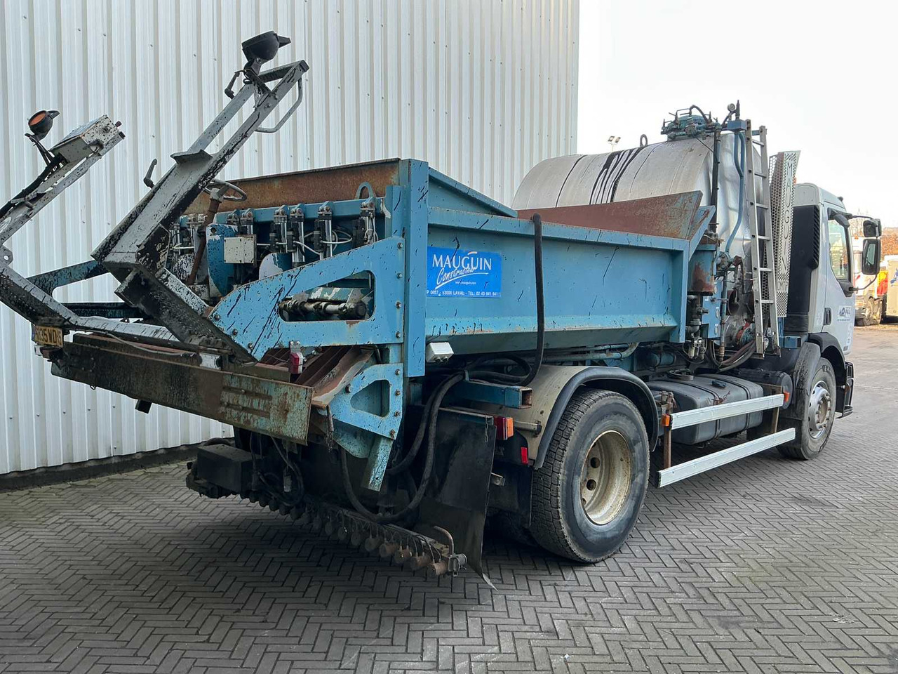 Truk 2001 RENAULT 22 AVA 320 DCI TRUCK: gambar 7 Truk 2001 RENAULT 22 AVA 320 DCI TRUCK: gambar 7