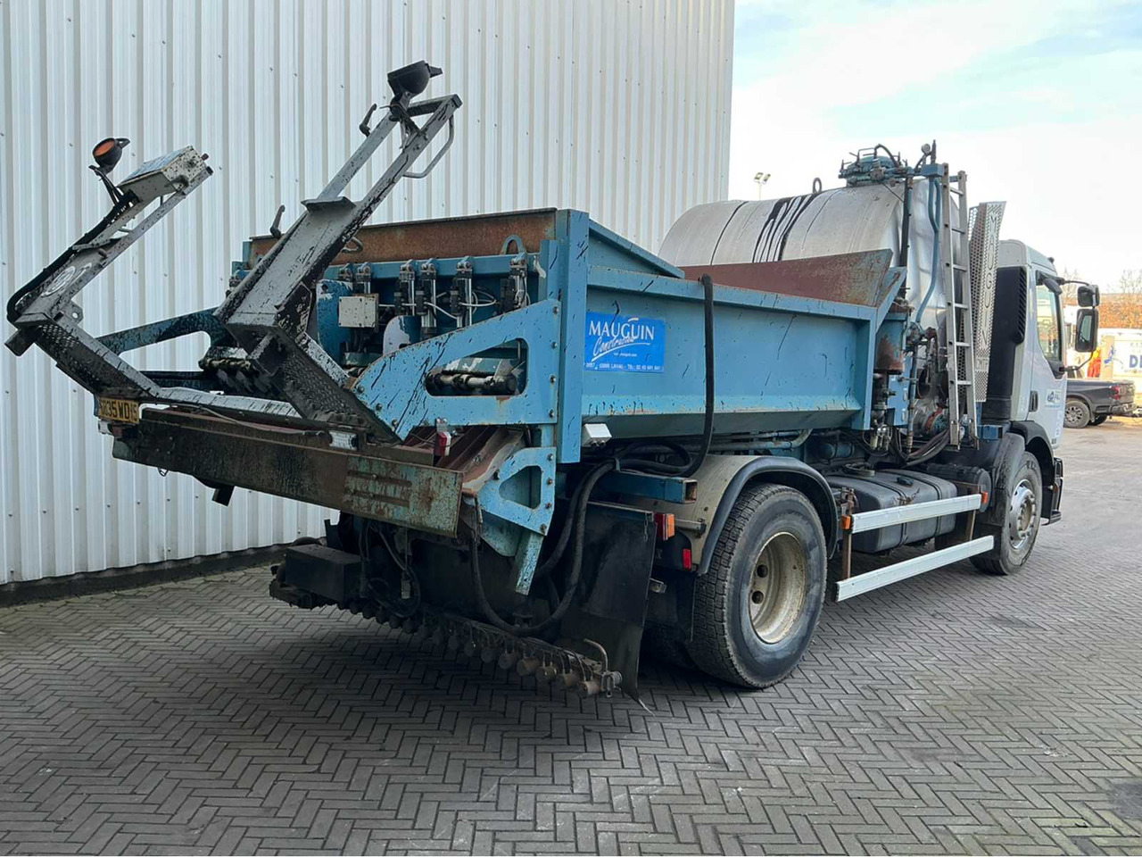 Truk 2001 RENAULT 22 AVA 320 DCI TRUCK: gambar 6 Truk 2001 RENAULT 22 AVA 320 DCI TRUCK: gambar 6