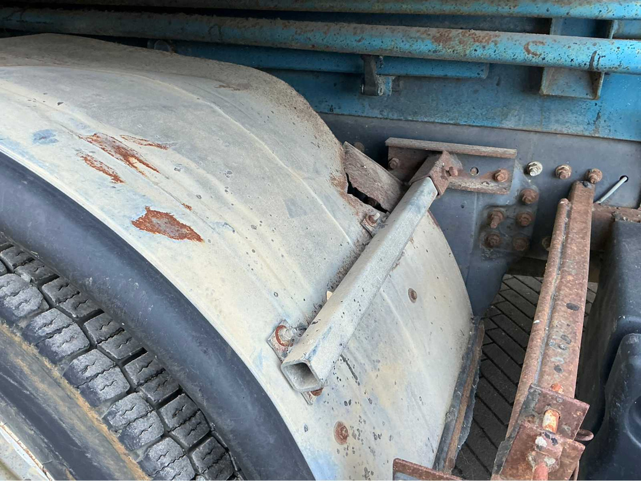 Truk 2001 RENAULT 22 AVA 320 DCI TRUCK: gambar 19 Truk 2001 RENAULT 22 AVA 320 DCI TRUCK: gambar 19