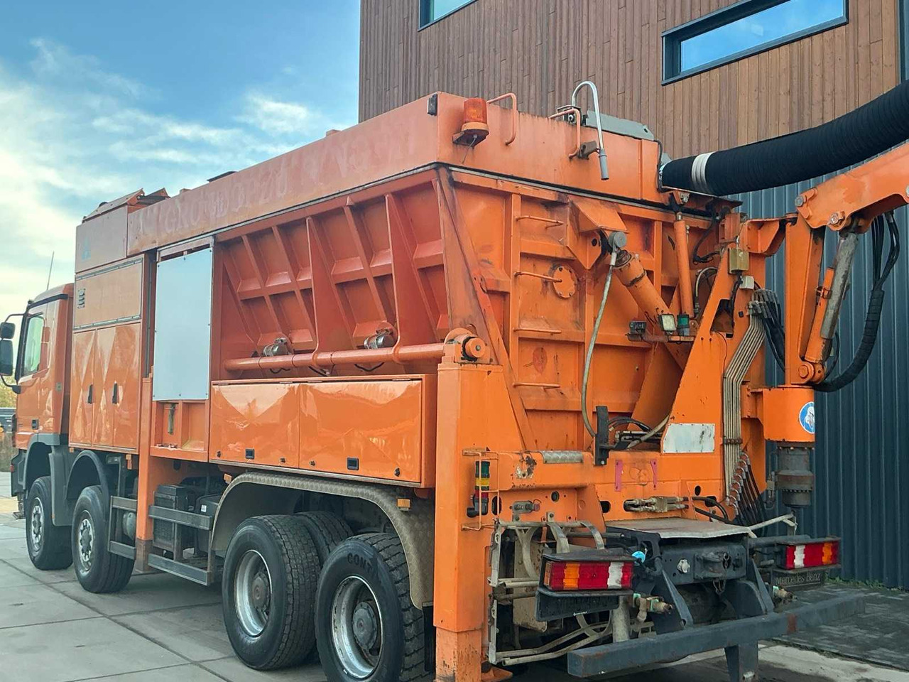 Truk 2006 MERCEDES-BENZ 414F TRUCK WITH SUCTION BODY: gambar 16 Truk 2006 MERCEDES-BENZ 414F TRUCK WITH SUCTION BODY: gambar 16