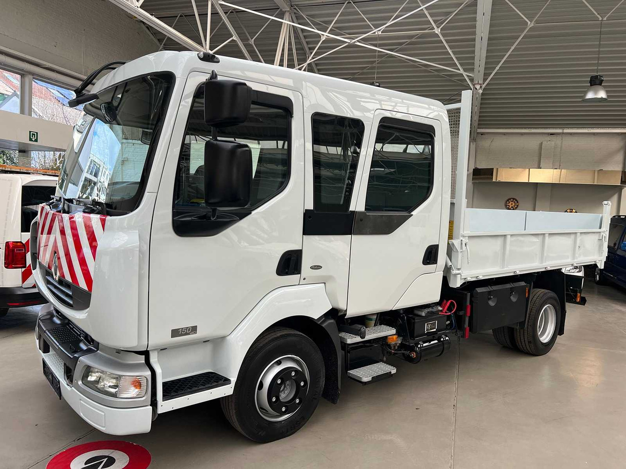 2006 RENAULT MIDLUM DOUBLE CAB TIPPER - Truk: gambar 3 2006 RENAULT MIDLUM DOUBLE CAB TIPPER - Truk: gambar 3