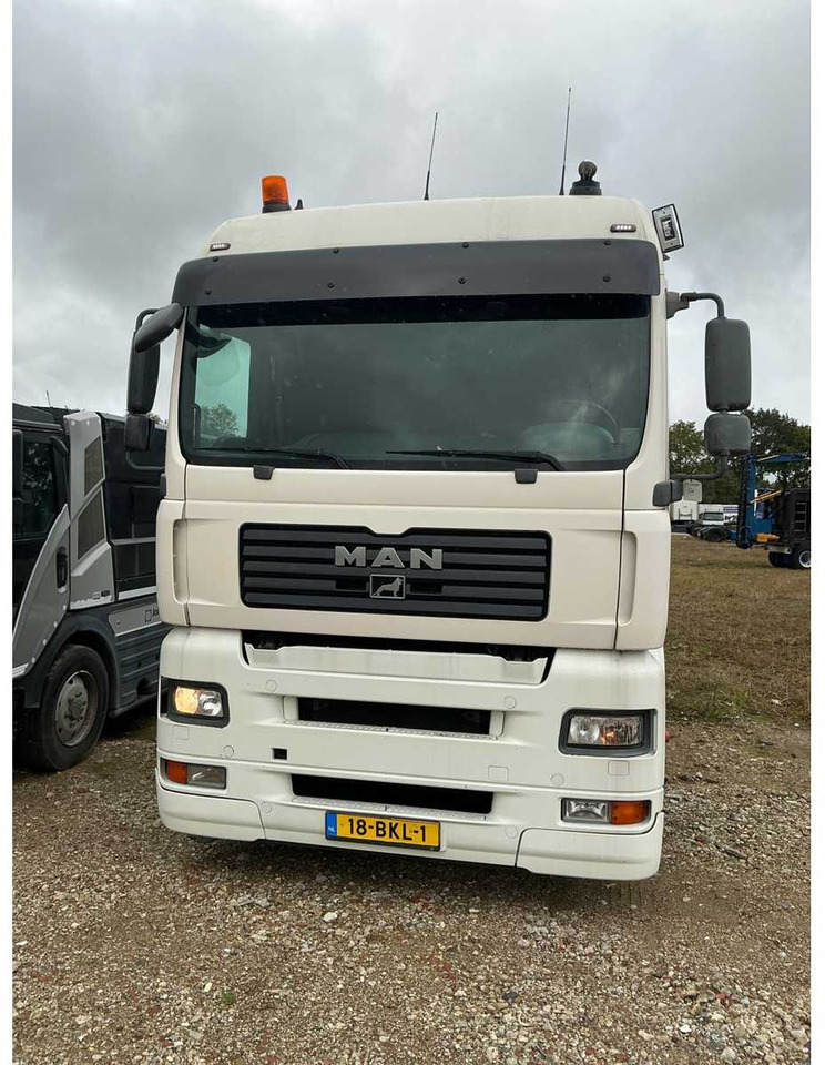 2007 MAN TGA 18.440 4X2 LLS-U 4X2 SEMI-TRAILER TRACTOR - Truk: gambar 2 2007 MAN TGA 18.440 4X2 LLS-U 4X2 SEMI-TRAILER TRACTOR - Truk: gambar 2