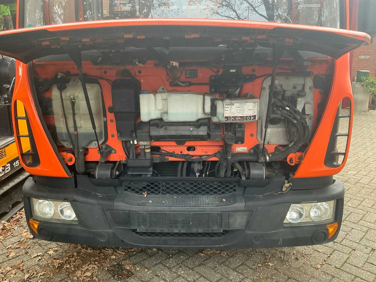 2014 IVECO 80EL16 EURO CARGO RAMP - Truk: gambar 5 2014 IVECO 80EL16 EURO CARGO RAMP - Truk: gambar 5