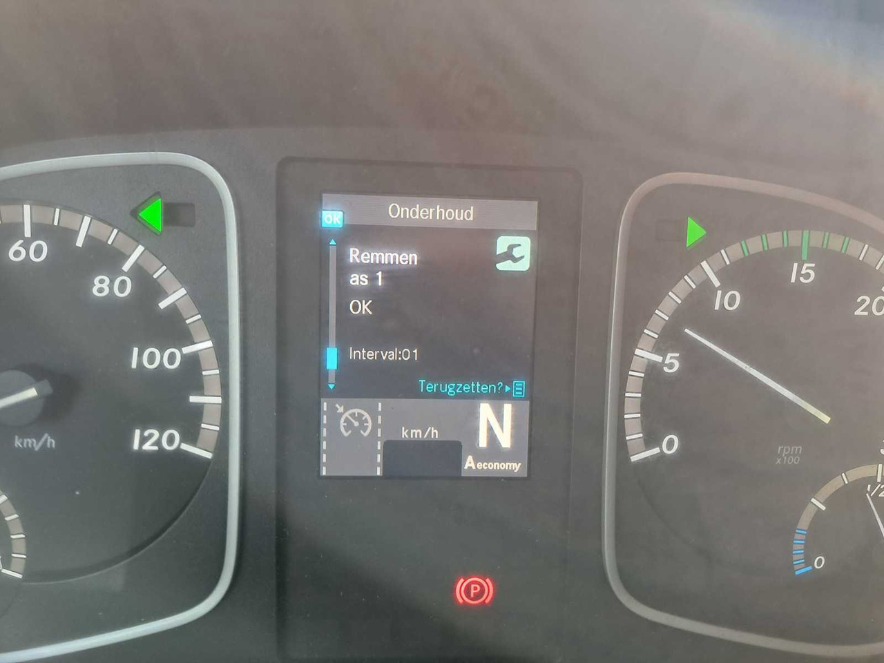 Truk 2016 MERCEDES-BENZ ATEGO TRUCK: gambar 16 Truk 2016 MERCEDES-BENZ ATEGO TRUCK: gambar 16