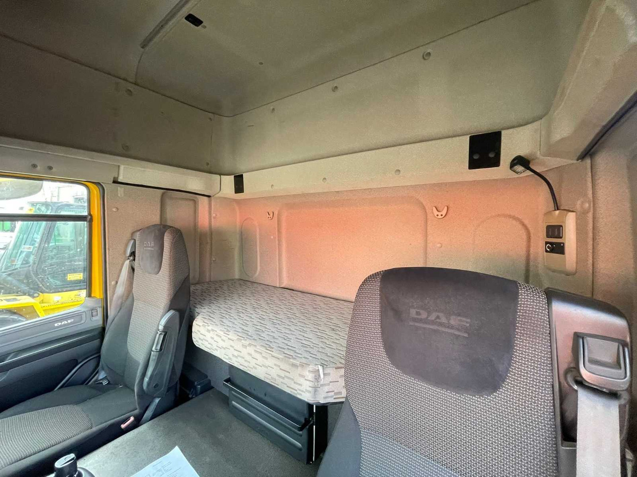 Truk DAF - CF TRACTOR 4X2 440 - TRUCK: gambar 15 Truk DAF - CF TRACTOR 4X2 440 - TRUCK: gambar 15