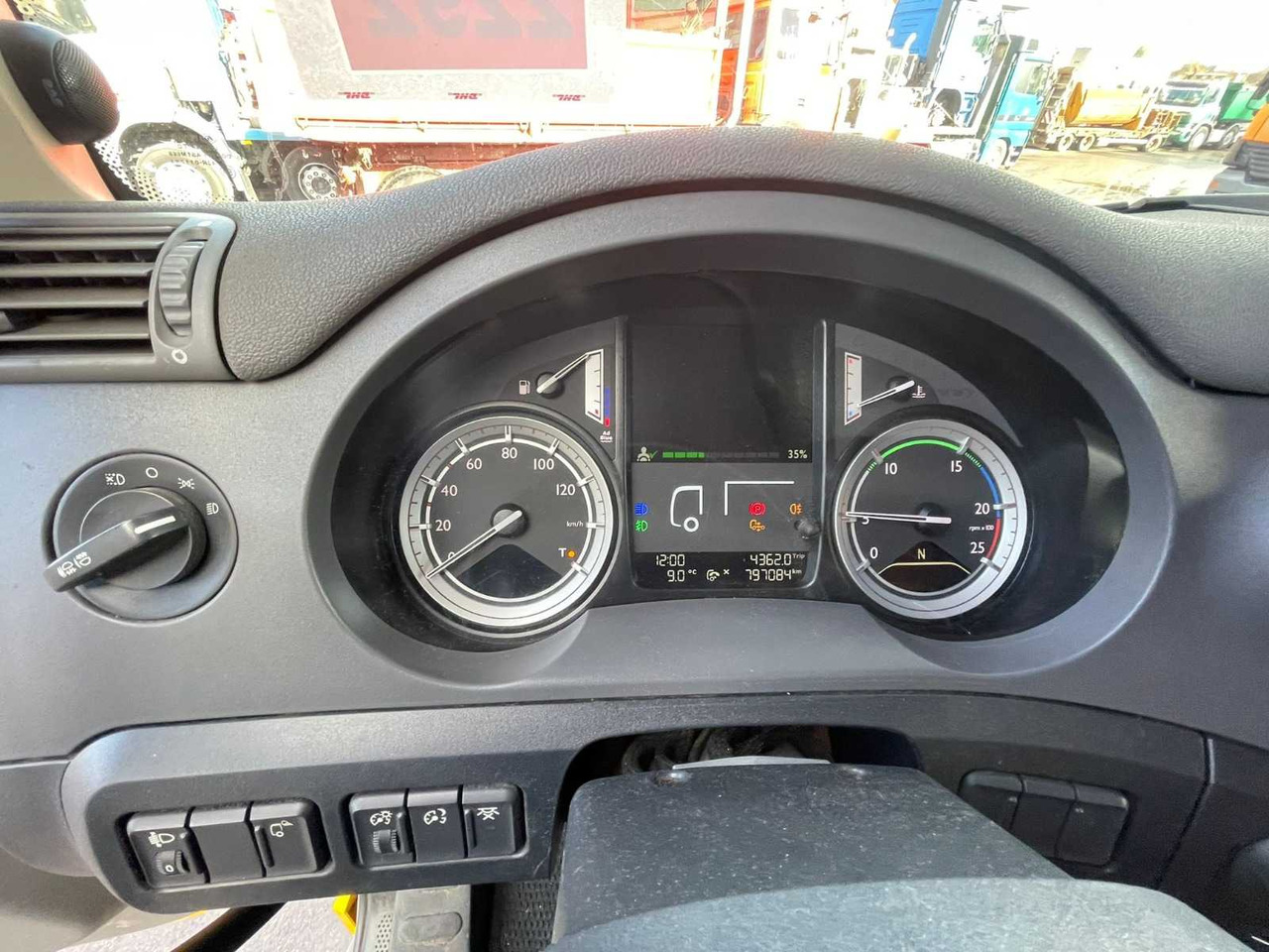 Truk DAF - CF TRACTOR 4X2 440 - TRUCK: gambar 17 Truk DAF - CF TRACTOR 4X2 440 - TRUCK: gambar 17