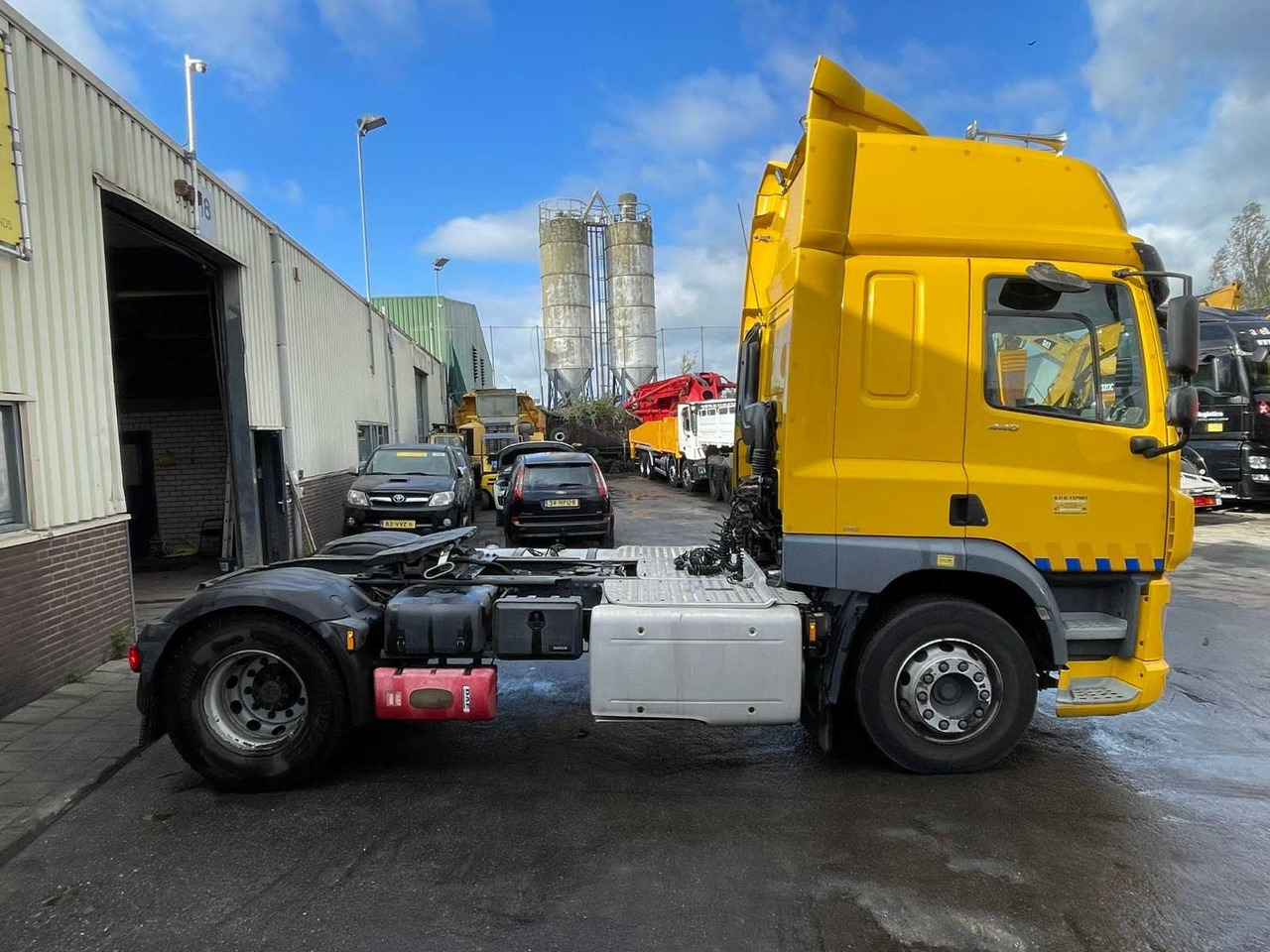 Truk DAF - CF TRACTOR 4X2 440 - TRUCK: gambar 8 Truk DAF - CF TRACTOR 4X2 440 - TRUCK: gambar 8
