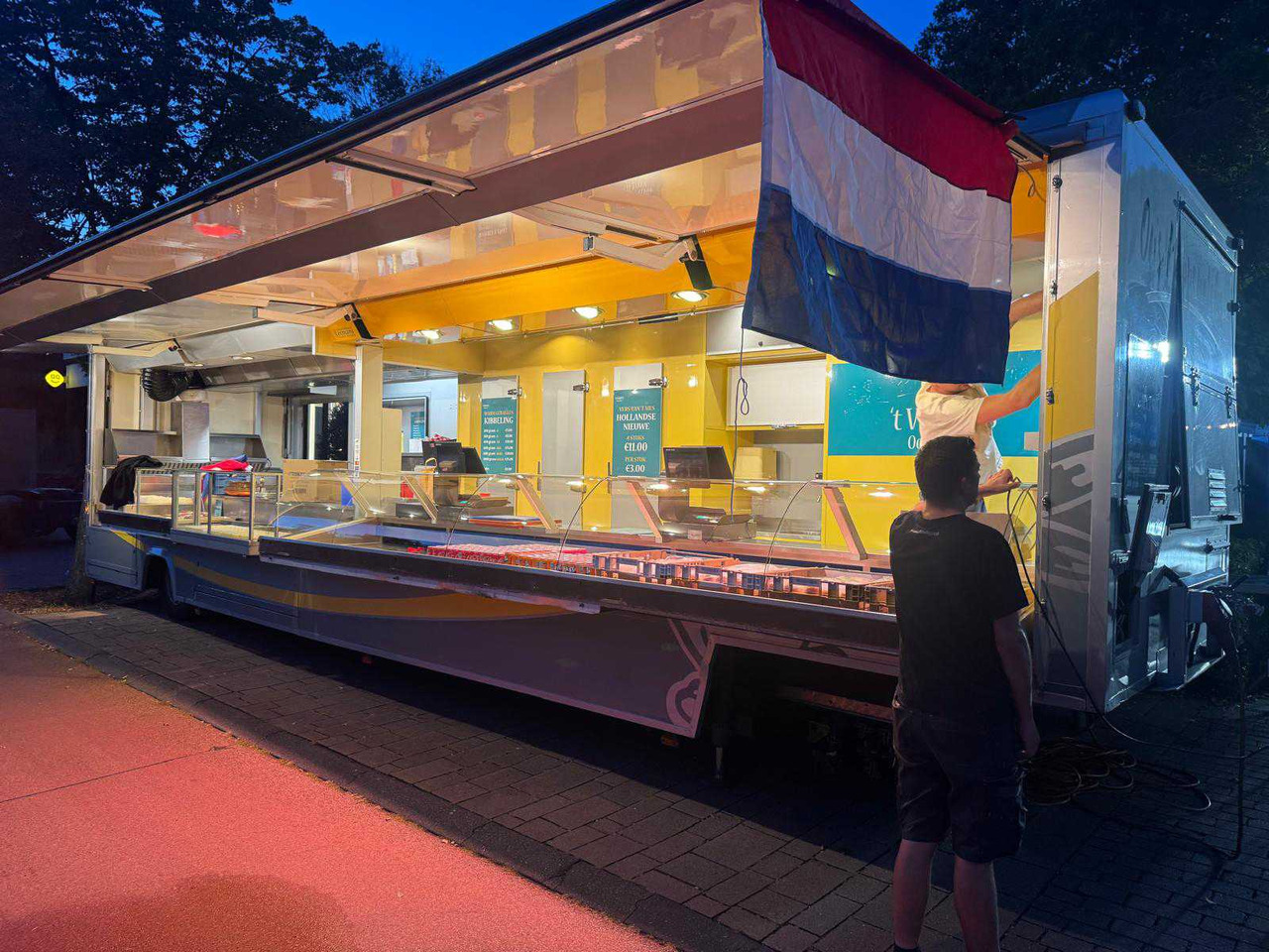 MAN 8-224 TRUCK WITH SEMI-TRAILER SALES - Truk: gambar 3 MAN 8-224 TRUCK WITH SEMI-TRAILER SALES - Truk: gambar 3