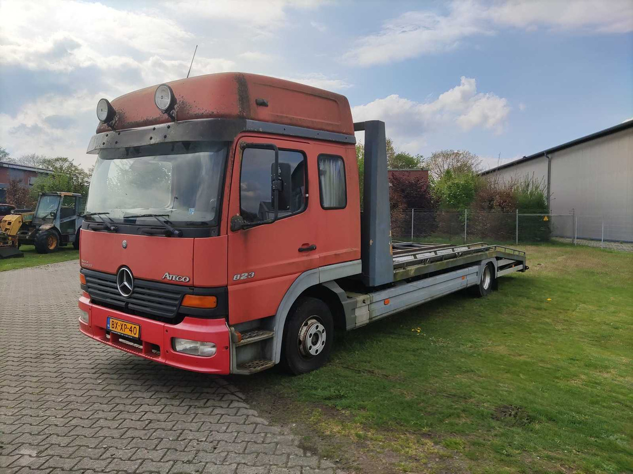 MERCEDES-BENZ - 1999 - TRUCK - Truk: gambar 1 MERCEDES-BENZ - 1999 - TRUCK - Truk: gambar 1