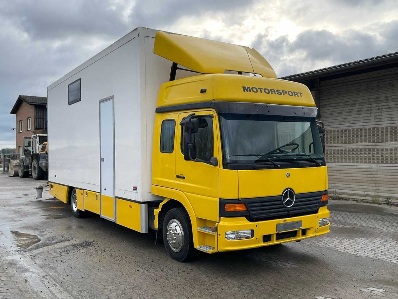 MERCEDES-BENZ - ATEGO 1328 - RACING TRANSPORTER WITH BOX BODY, ROADWORTHY, INSPECTION DESIRED - Truk: gambar 4 MERCEDES-BENZ - ATEGO 1328 - RACING TRANSPORTER WITH BOX BODY, ROADWORTHY, INSPECTION DESIRED - Truk: gambar 4