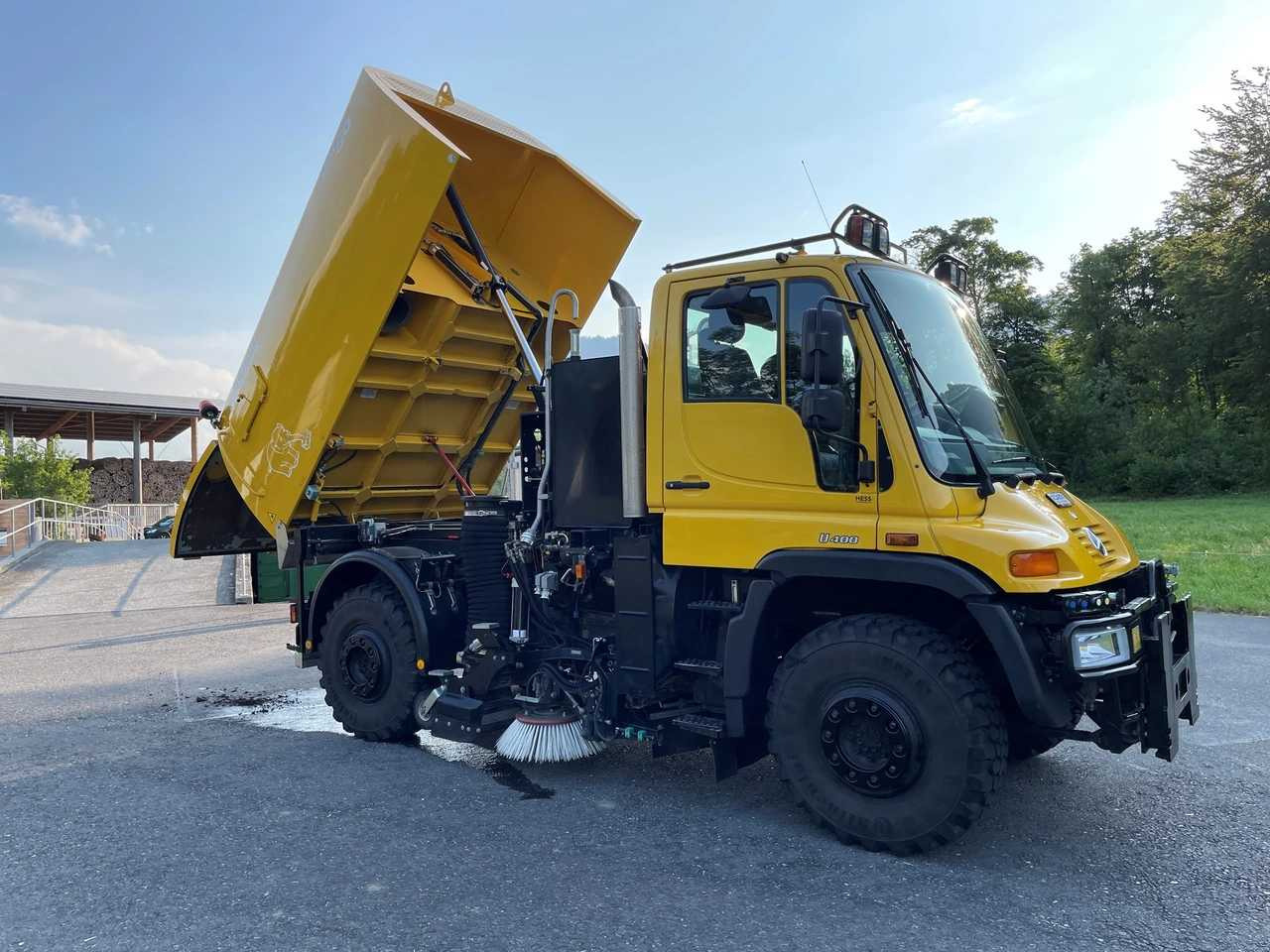 MERCEDES-BENZ - UNIMOG - 2001 - KOMMOBIL (UNIMOG) U400 - Truk: gambar 1 MERCEDES-BENZ - UNIMOG - 2001 - KOMMOBIL (UNIMOG) U400 - Truk: gambar 1