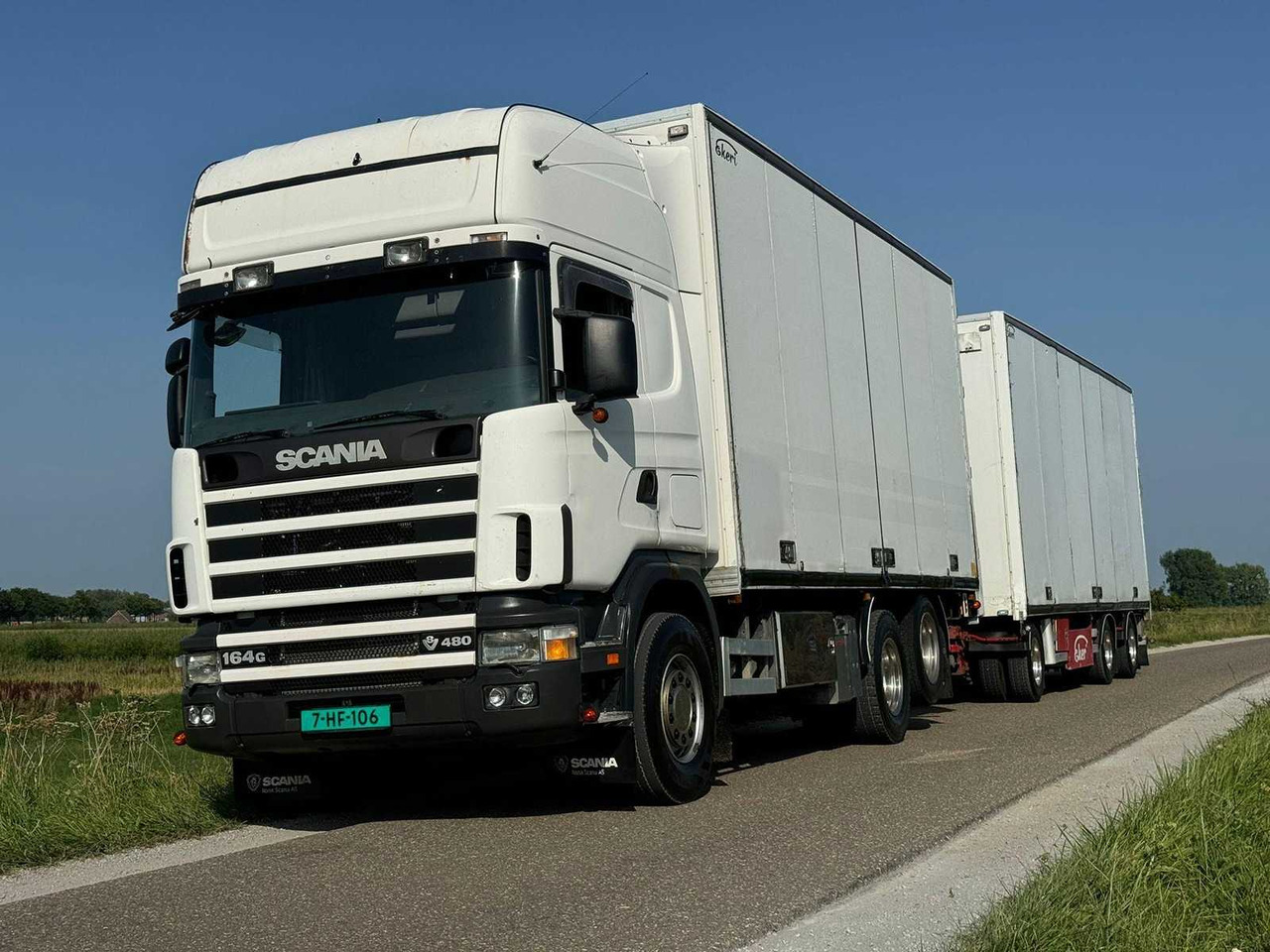 SCANIA 164G 480 V8 TRUCK WITH TRAILER COMBI - Truk: gambar 1 SCANIA 164G 480 V8 TRUCK WITH TRAILER COMBI - Truk: gambar 1