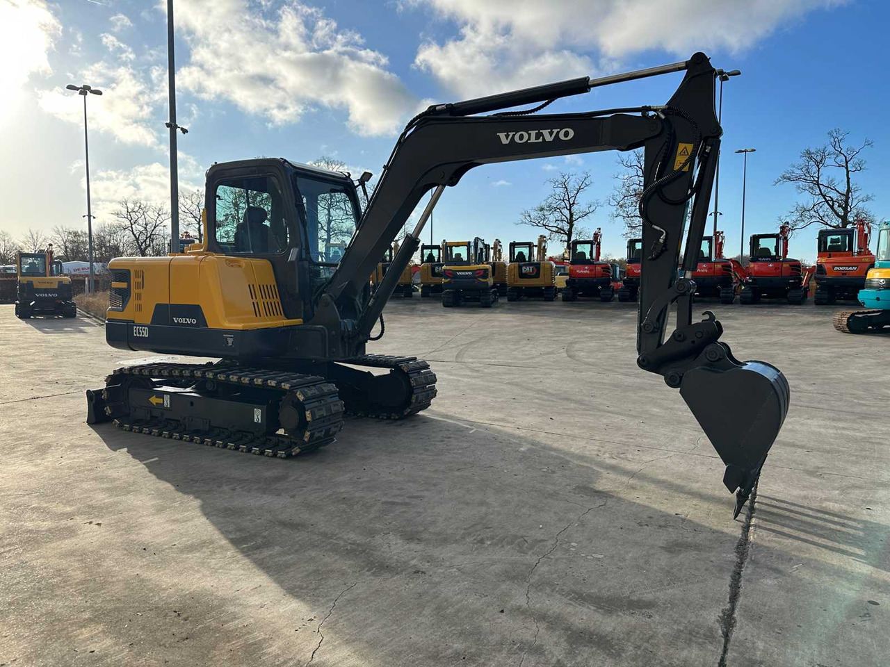 VOLVO - 2016 - EC55D - MIDI EXCAVATOR - Ekskavator: gambar 3 VOLVO - 2016 - EC55D - MIDI EXCAVATOR - Ekskavator: gambar 3