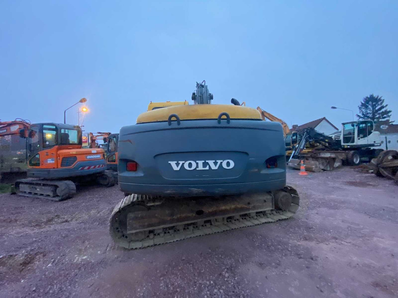 VOLVO EC 140LC 14 TON CRAWLER EXCAVATOR - Ekskavator: gambar 5 VOLVO EC 140LC 14 TON CRAWLER EXCAVATOR - Ekskavator: gambar 5