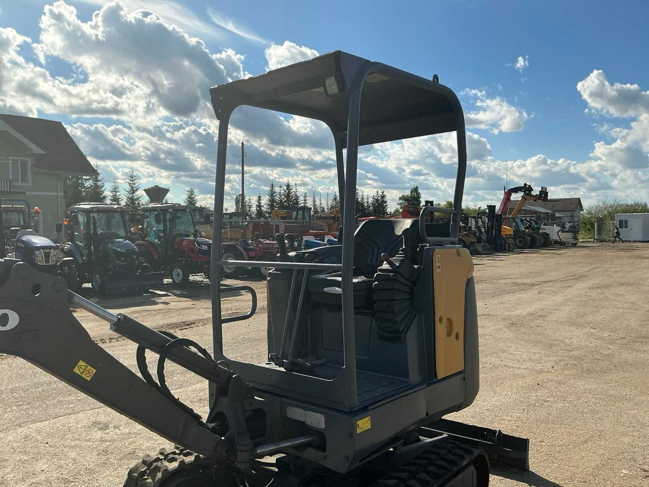 Ekskavator mini VOLVO - EC 18 D - MINI-EXCAVATOR - 2016: gambar 11