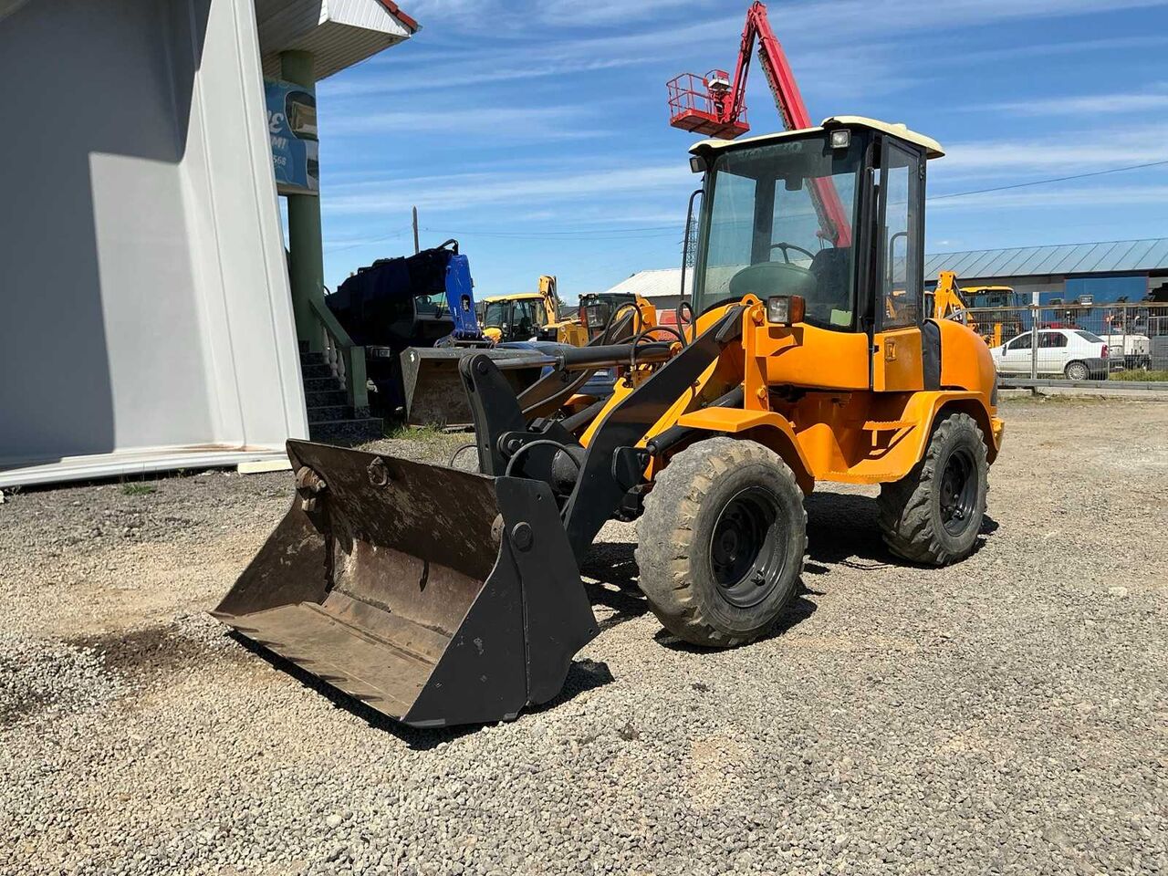 VOLVO - L30B-Z - SHOVEL - 2000 - Wheel loader: gambar 2 VOLVO - L30B-Z - SHOVEL - 2000 - Wheel loader: gambar 2