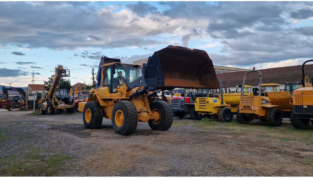 VOLVO L90F - Wheel loader: gambar 2 VOLVO L90F - Wheel loader: gambar 2