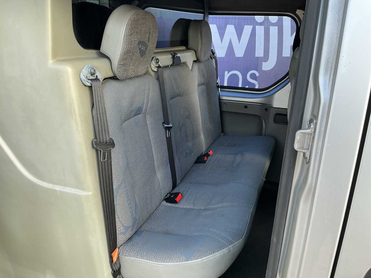 2004 - NISSAN - PRIMASTAR - 135.27-310 2.5CDI - COMMERCIAL VEHICLE - Van pengiriman: gambar 5 2004 - NISSAN - PRIMASTAR - 135.27-310 2.5CDI - COMMERCIAL VEHICLE - Van pengiriman: gambar 5