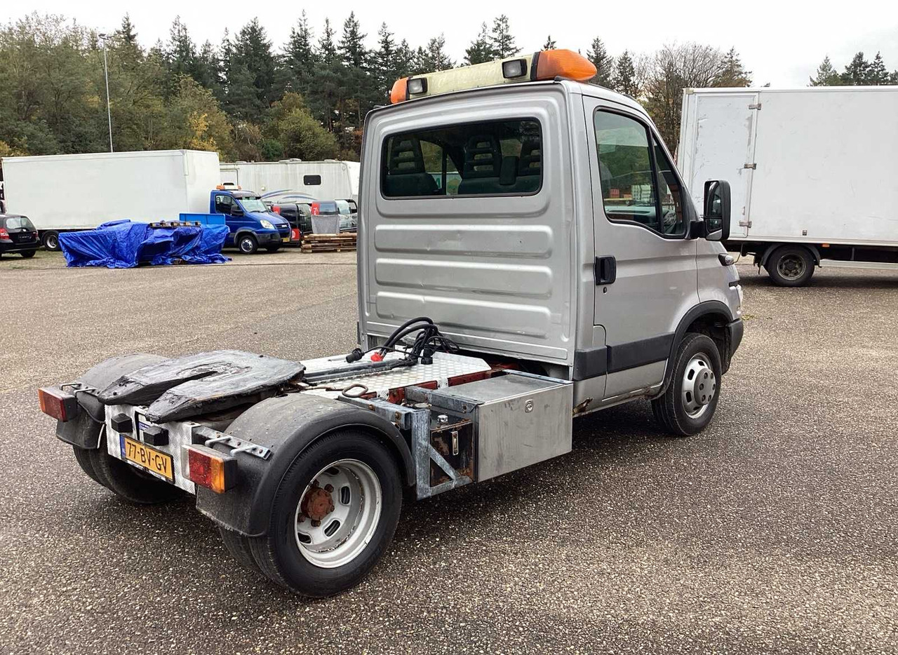 2005 IVECO 40C17 10 TON TRACTOR COMMERCIAL VEHICLE - Van pengiriman: gambar 5 2005 IVECO 40C17 10 TON TRACTOR COMMERCIAL VEHICLE - Van pengiriman: gambar 5