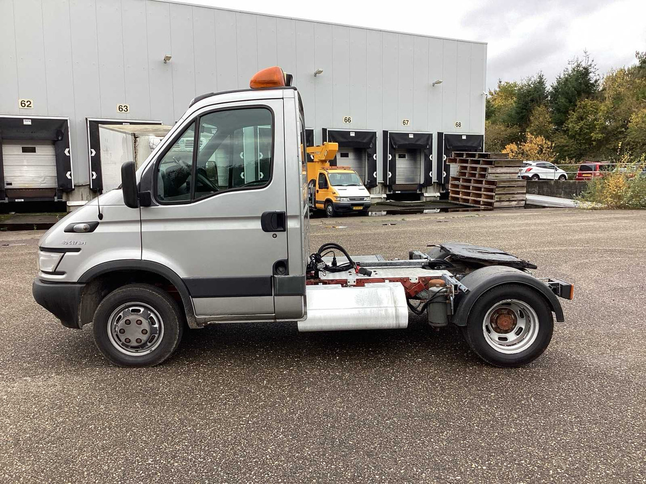 2005 IVECO 40C17 10 TON TRACTOR COMMERCIAL VEHICLE - Van pengiriman: gambar 3 2005 IVECO 40C17 10 TON TRACTOR COMMERCIAL VEHICLE - Van pengiriman: gambar 3