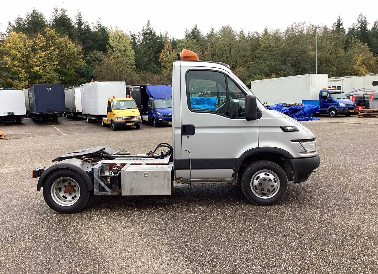 2005 IVECO 40C17 10 TON TRACTOR COMMERCIAL VEHICLE - Van pengiriman: gambar 4 2005 IVECO 40C17 10 TON TRACTOR COMMERCIAL VEHICLE - Van pengiriman: gambar 4