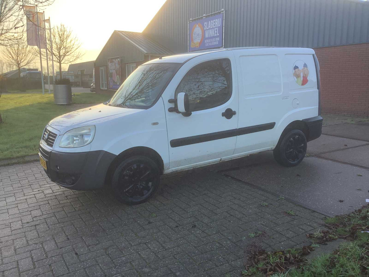 2007 FIAT DOBLO CARGO COMMERCIAL VEHICLE - Van pengiriman: gambar 1 2007 FIAT DOBLO CARGO COMMERCIAL VEHICLE - Van pengiriman: gambar 1
