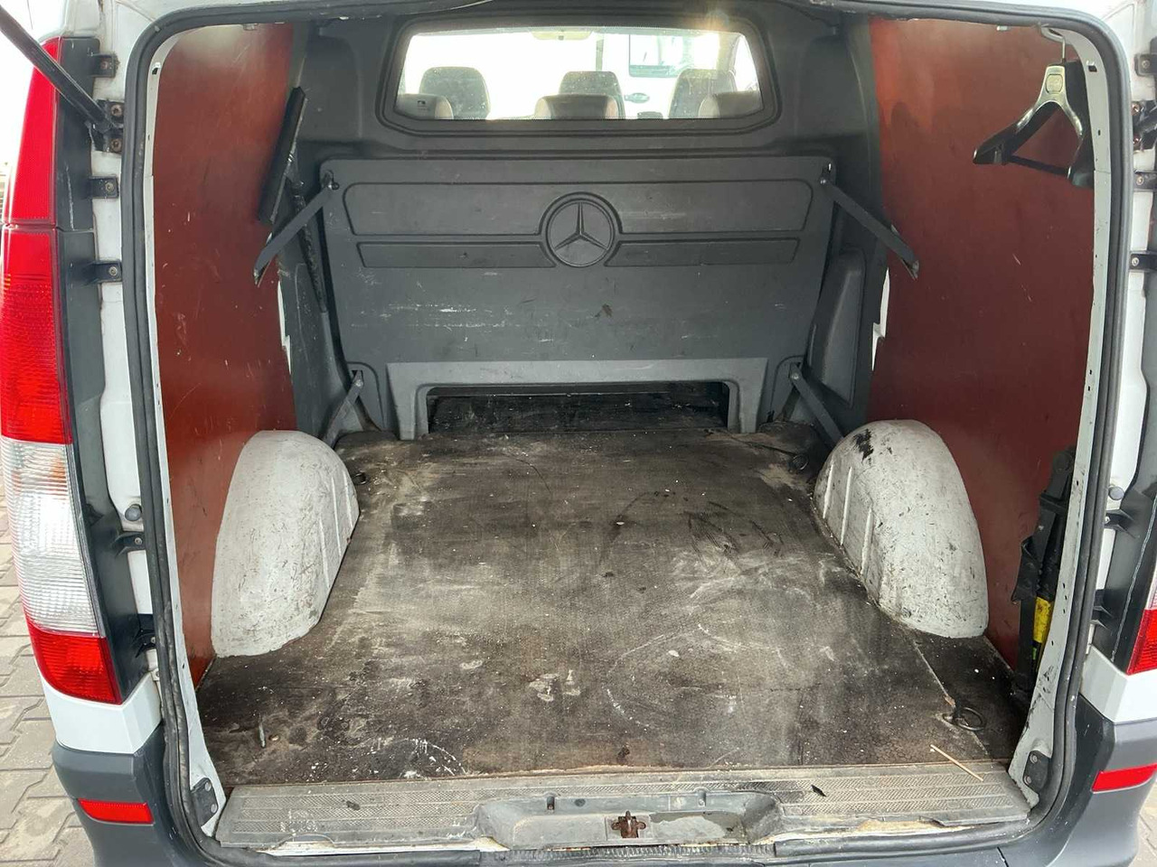 2008 - MERCEDES-BENZ - VITO - 109 CDI 320 AMIGO - COMMERCIAL VEHICLE - Van pengiriman: gambar 5 2008 - MERCEDES-BENZ - VITO - 109 CDI 320 AMIGO - COMMERCIAL VEHICLE - Van pengiriman: gambar 5