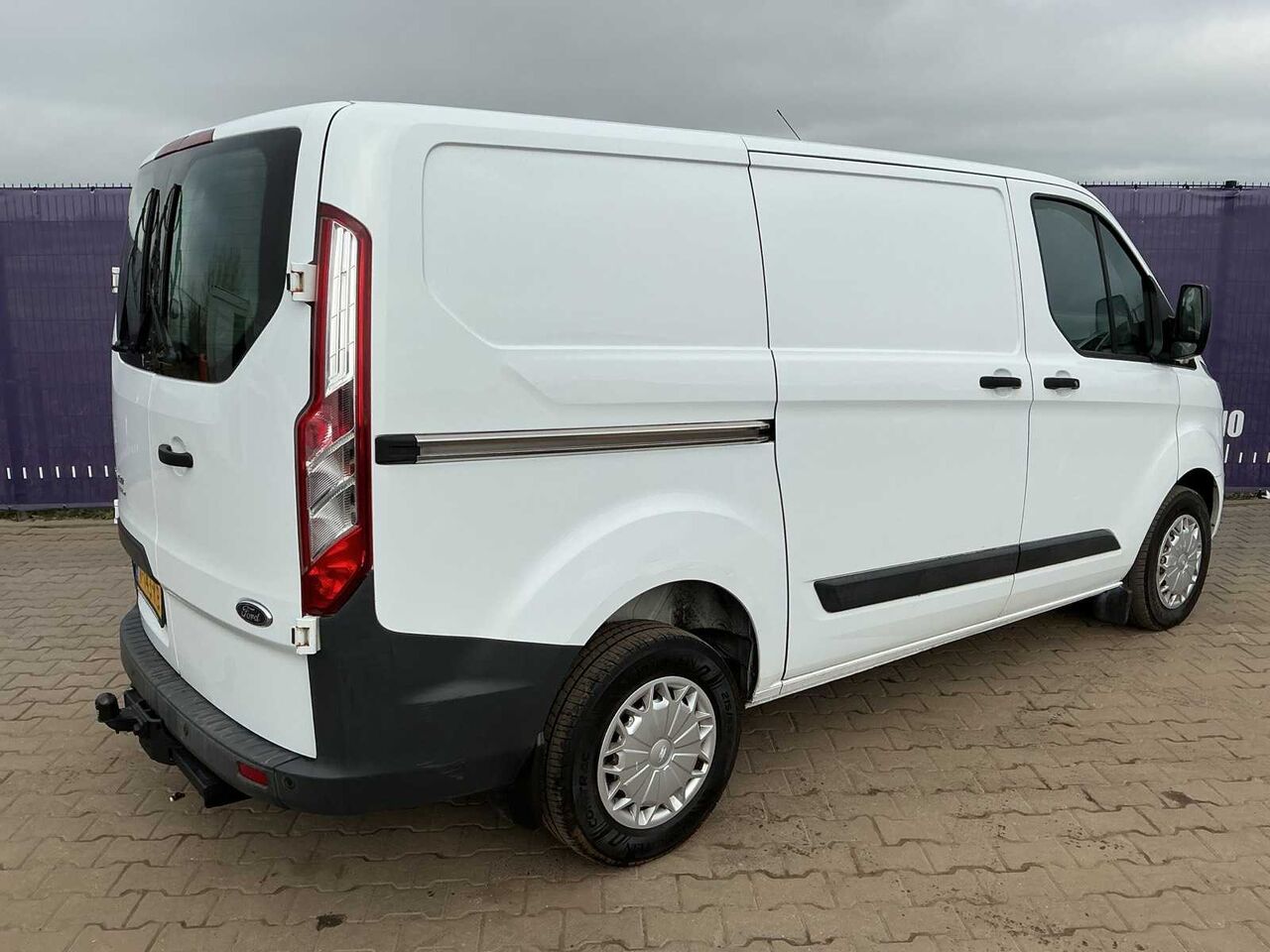 2014 - FORD - TRANSIT CUSTOM - 290 2.2 TDCI L1H1 TR - COMMERCIAL VEHICLE - Van pengiriman: gambar 4 2014 - FORD - TRANSIT CUSTOM - 290 2.2 TDCI L1H1 TR - COMMERCIAL VEHICLE - Van pengiriman: gambar 4