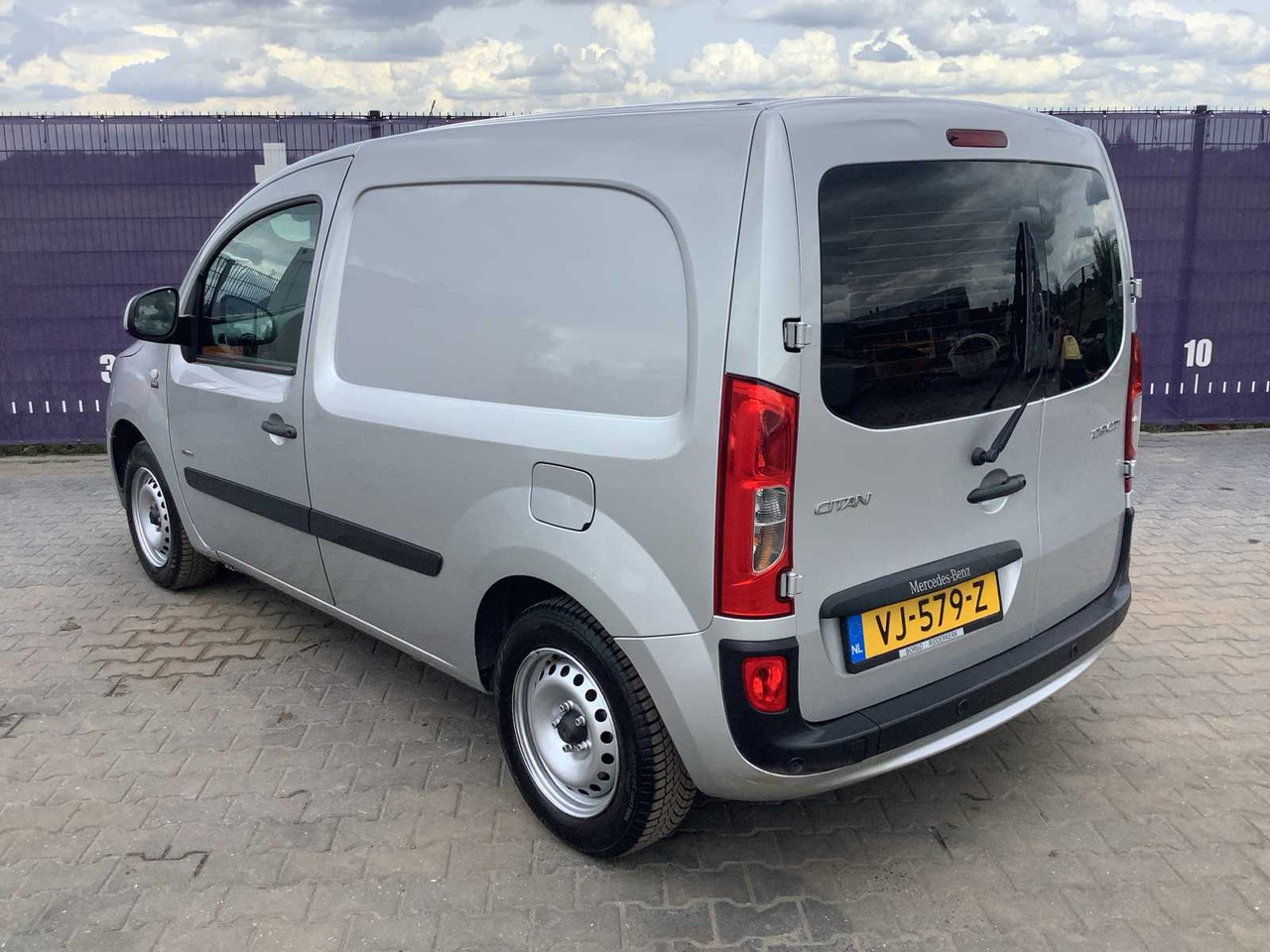 2014 - MERCEDES-BENZ - CITAN - 109 CDI BLUEEFF. - COMPANY CAR - Van pengiriman: gambar 4 2014 - MERCEDES-BENZ - CITAN - 109 CDI BLUEEFF. - COMPANY CAR - Van pengiriman: gambar 4