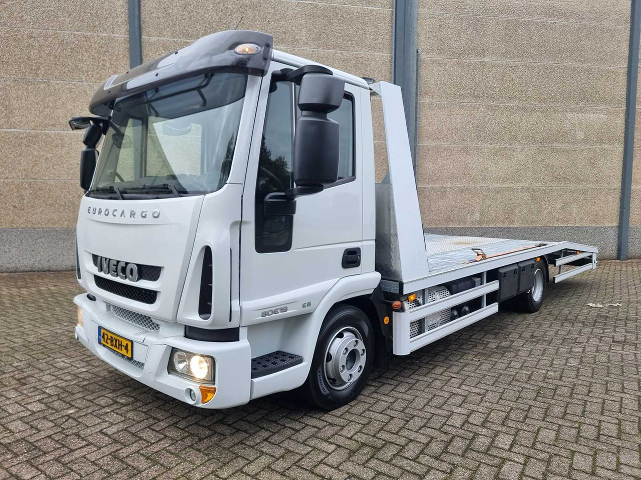 2015 IVECO EUROCARGO 80 E6 80E19 RAMP / TRUCK - Van pengiriman: gambar 1 2015 IVECO EUROCARGO 80 E6 80E19 RAMP / TRUCK - Van pengiriman: gambar 1