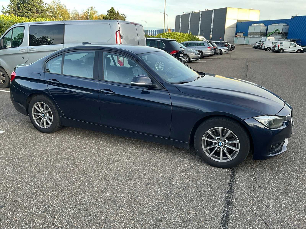 2016 BMW 318D SEDAN CAR - Van pengiriman: gambar 5 2016 BMW 318D SEDAN CAR - Van pengiriman: gambar 5