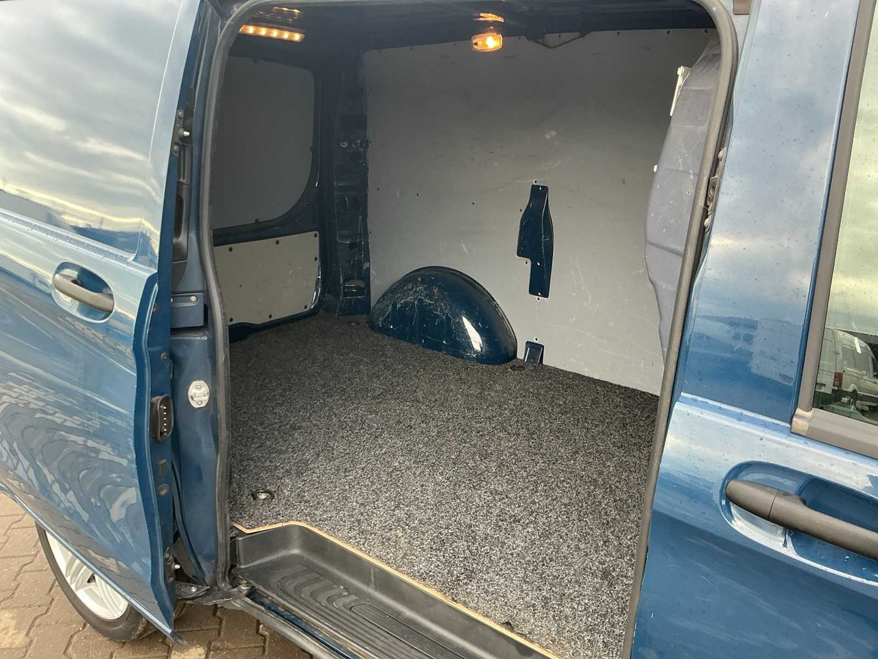 Van pengiriman 2017 - MERCEDES-BENZ - VITO - 109 CDI FUNC. LONG - COMMERCIAL VEHICLE: gambar 6 Van pengiriman 2017 - MERCEDES-BENZ - VITO - 109 CDI FUNC. LONG - COMMERCIAL VEHICLE: gambar 6