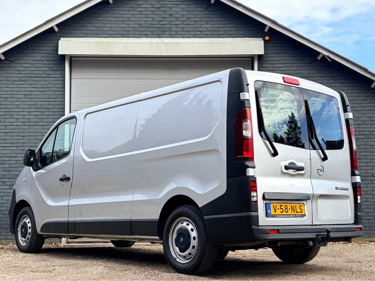 2018 - OPEL - VIVARO 1.6 CDTI L2H1 BUSINESS+ ECOFLEX - COMMERCIAL VEHICLE - Van pengiriman: gambar 5 2018 - OPEL - VIVARO 1.6 CDTI L2H1 BUSINESS+ ECOFLEX - COMMERCIAL VEHICLE - Van pengiriman: gambar 5