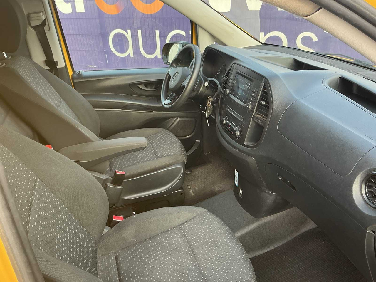 Van pengiriman 2020 - MERCEDES-BENZ - EVITO - EVITO LONG 41KWH - COMMERCIAL VEHICLE: gambar 7