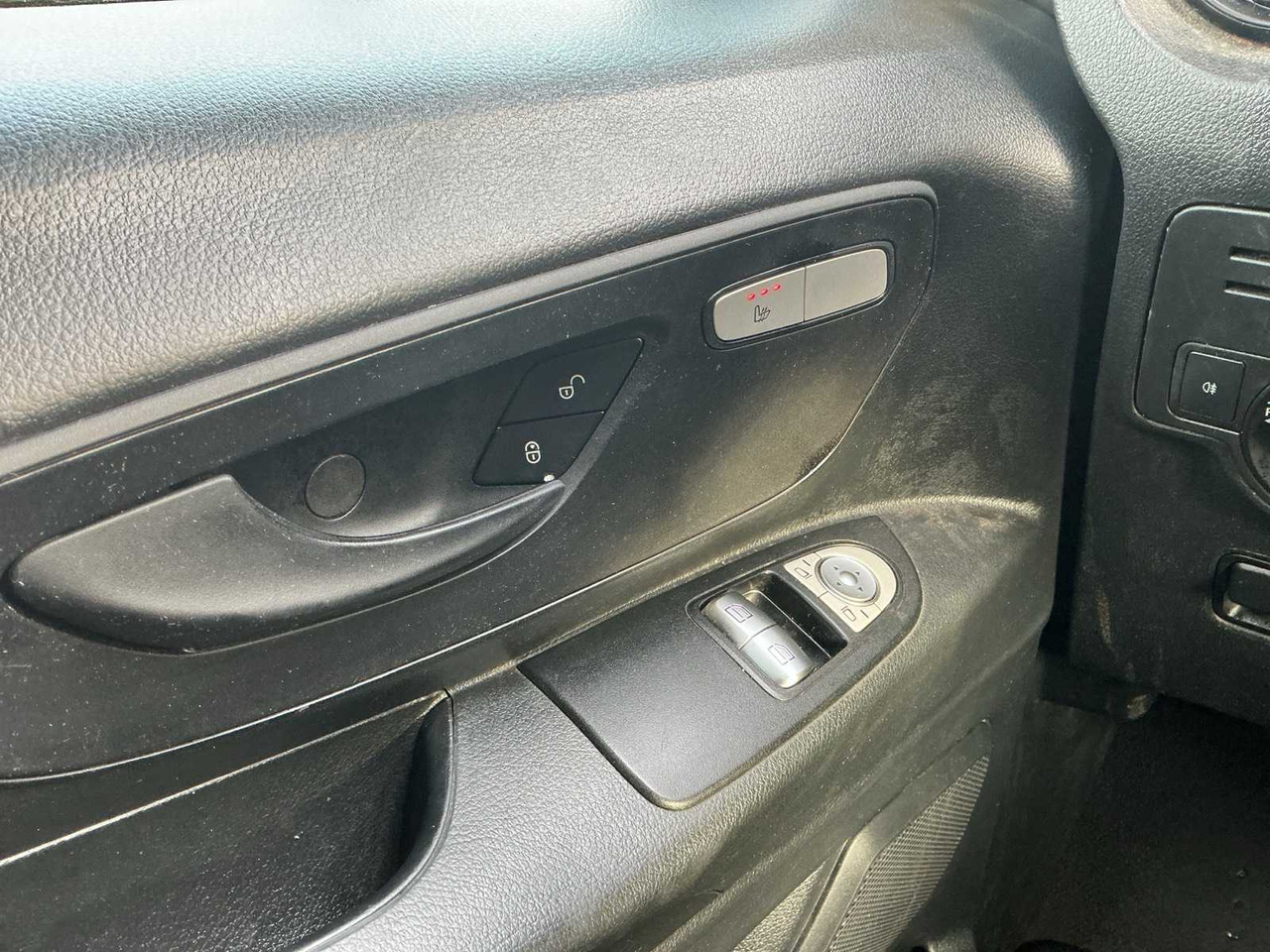 Van pengiriman 2020 - MERCEDES-BENZ - EVITO - EVITO LONG 41KWH - COMMERCIAL VEHICLE: gambar 12